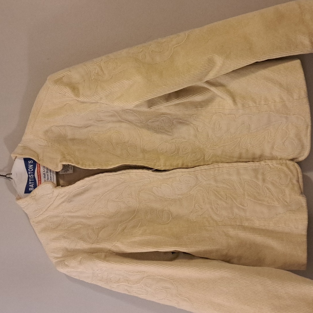 Ladies corduroy applique jacket.Size Large. Cream color. Front/ sleeves applique